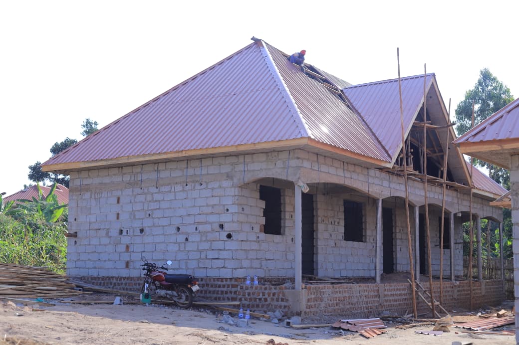 Roofed classroom building with exposed blockwork